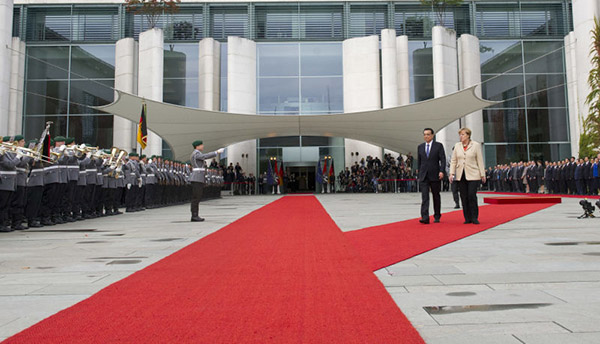 Chinese Premier meets German leaders