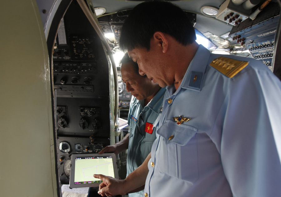 Search for missing Malaysia jet widens