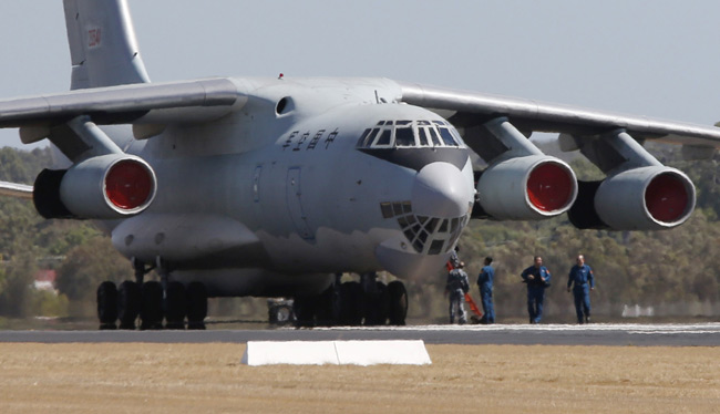 Chinese aircraft spots suspicious objects in MH370