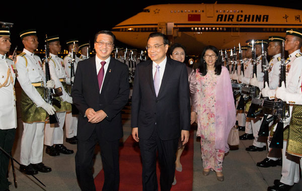 Chinese premier arrives in Malaysia for East Asian leaders' meetings, official visit