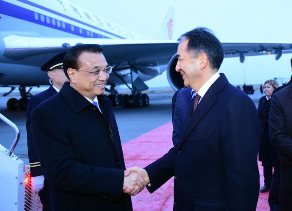 Premier Li arrives in Astana for the China-Kazakhstan meeting