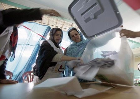 Afghan polls close; counting begins