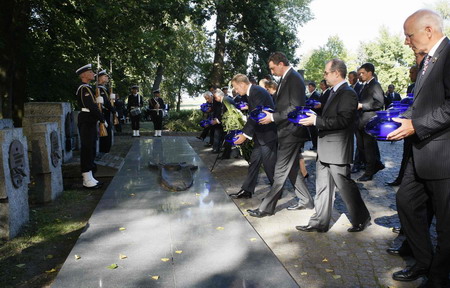 World leaders mark 70th anniversary of WWII