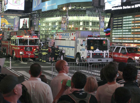 Police defuse car bomb in NY's Times Sq.