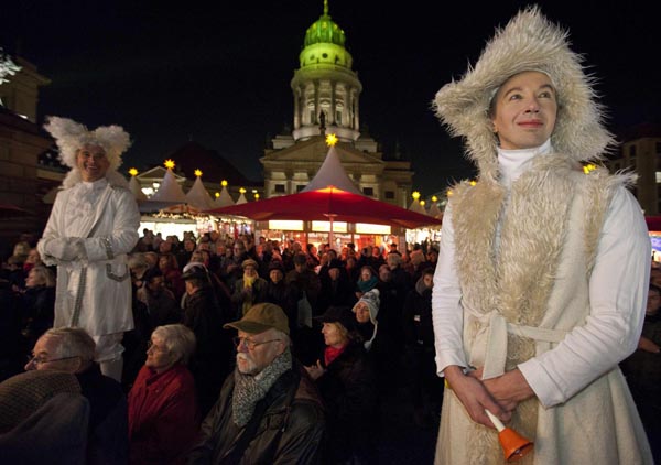 Christmas market opens in Berlin