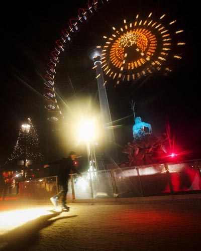 Christmas market opens in Berlin