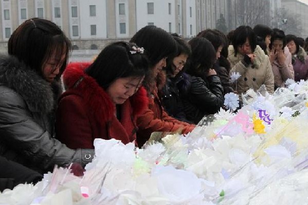 Pyongyang mourns with deep grief in heavy snow