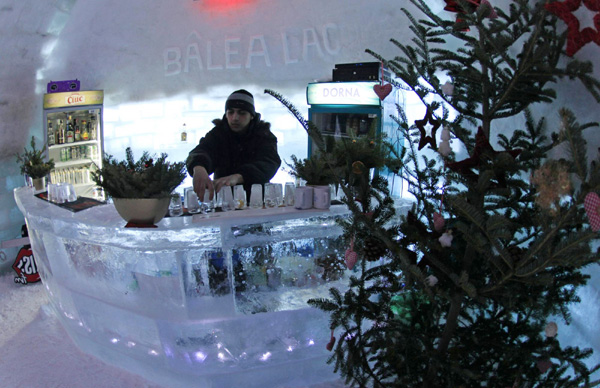 Romanian ice hotel offers cool experience