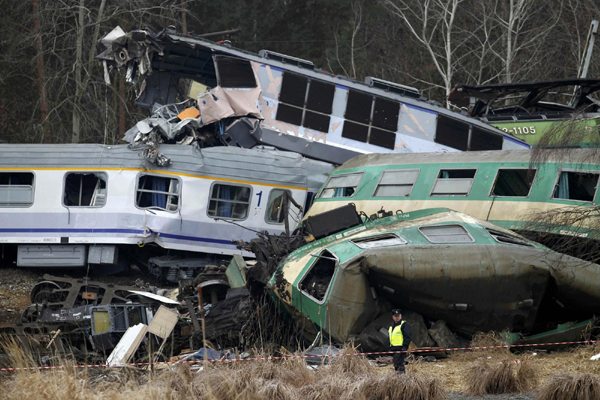 16 killed, 54 injured in Polish trains crash