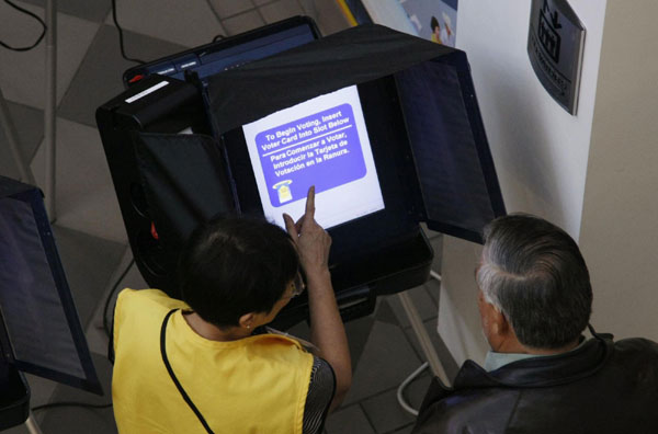 Obama votes early in Chicago