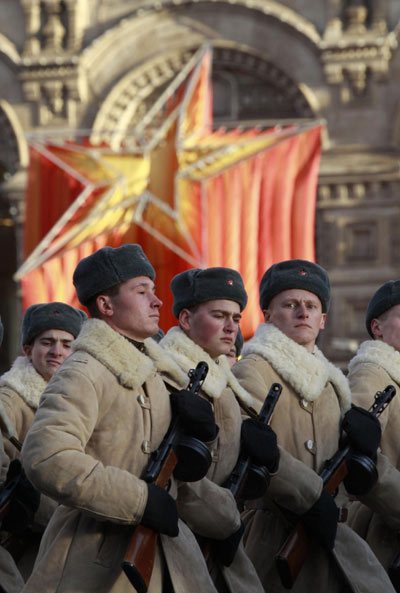 Moscow marks anniversary of historical parade