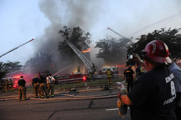 Fire breaks out in Washington hardware store