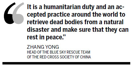 Chinese rescuers search in tough relief conditions