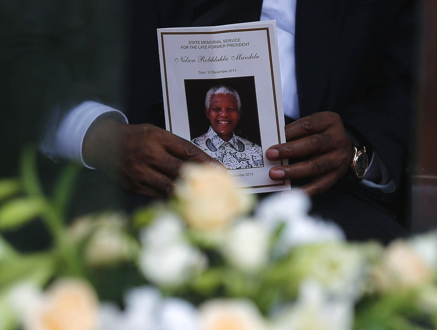 S Africa holds memorial service for Mandela