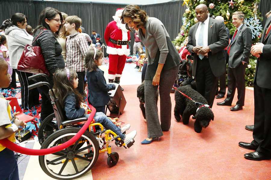 US first lady visits children in medical center