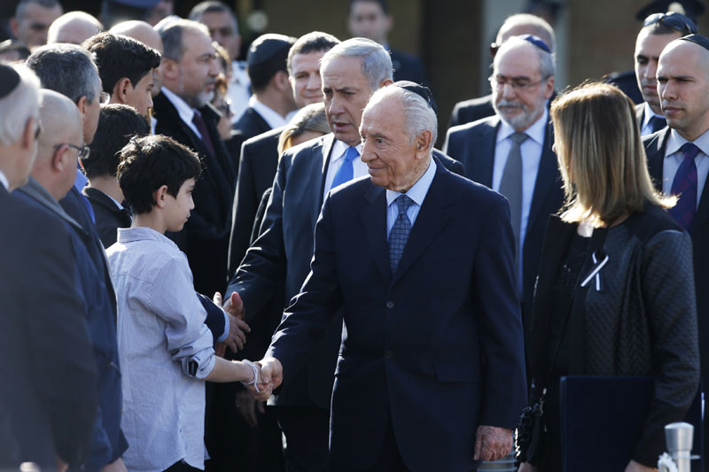 World leaders mourn former Israeli PM Sharon