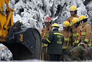 32 hurt in train derailment at Chicago's O'Hare Airport