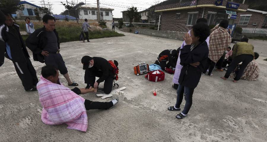 Passengers rescued by South Korean maritime policemen