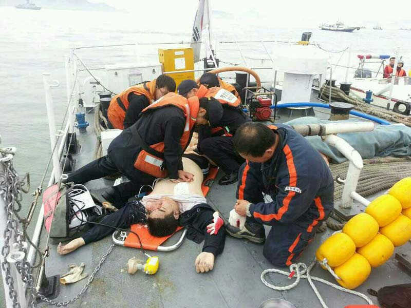 Passengers rescued by South Korean maritime policemen