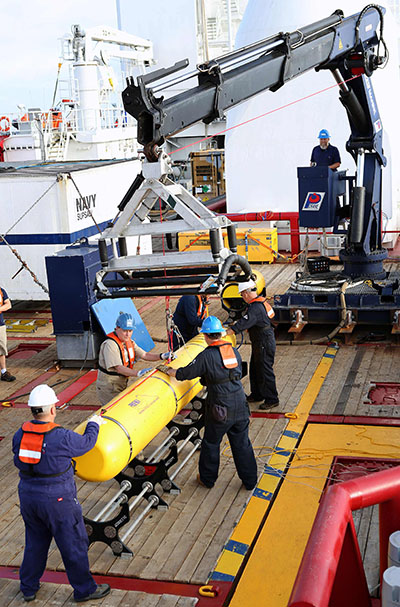 Unidentified material washed ashore south of Perth