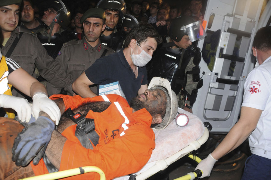 Turkish mine explosion death toll tops 200