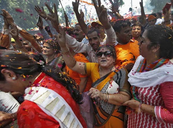 India's Modi gets hero's welcome