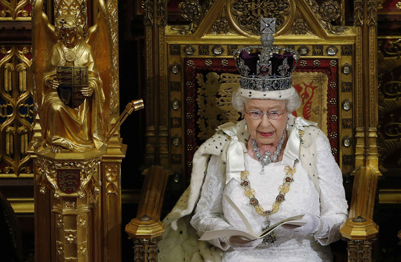 Queen Elizabeth travels in new Diamond Jubilee State Coach