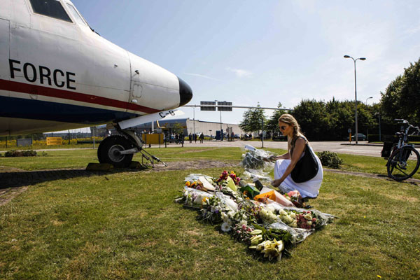 Netherlands observes day of national mourning for MH17 victims