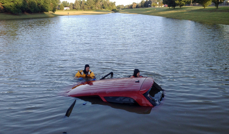 Cars become boats due to heavy rain