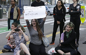 Gov declares emergency, imposes curfew in Ferguson