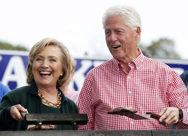 With appearance in Iowa, Clinton takes a big step toward 2016