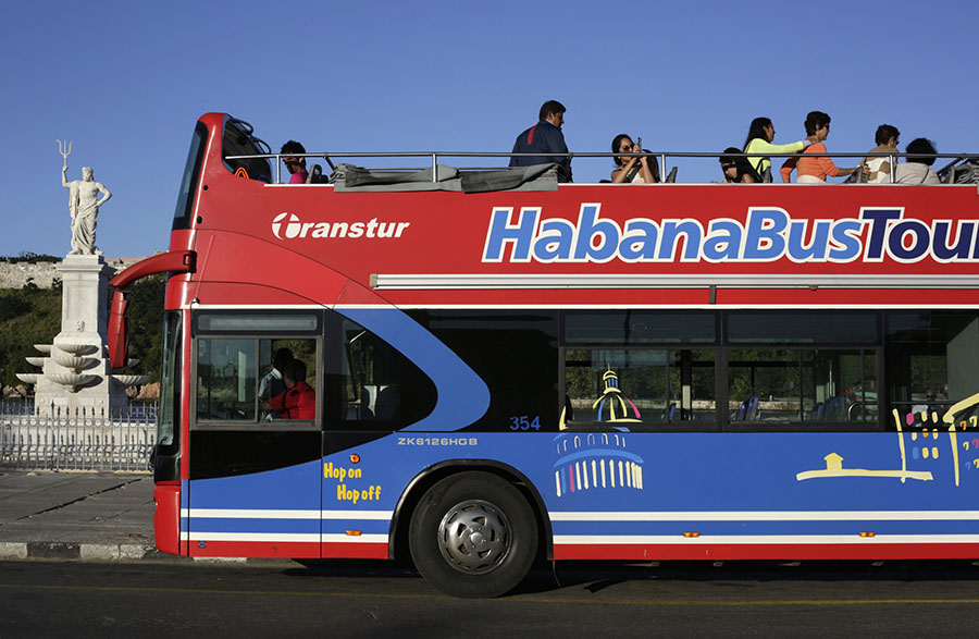 Daily life in Cuba's tourist spots