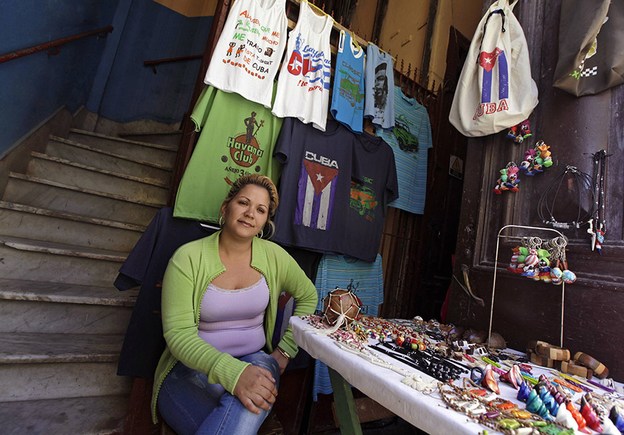 Daily life in Cuba's tourist spots