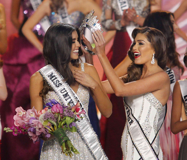 Miss Colombia crowned Miss Universe for 2015