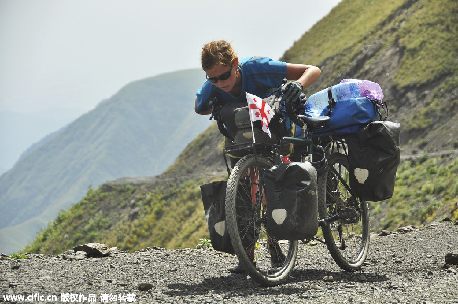 University drop-out goes on year-long world tour on a bike