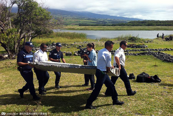 Malaysia says airplane debris found on Reunion Island part of Boeing 777