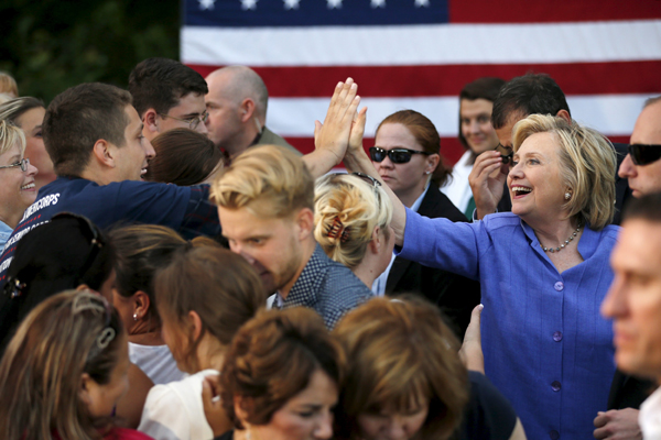 Clinton unveils $350b college affordability plan