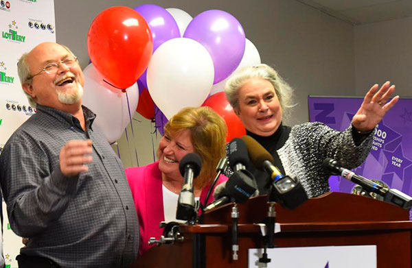 Tennessee couple first to claim Powerball jackpot