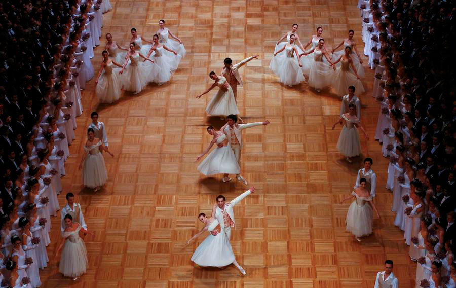 Dancers dazzle at the Vienna Opera Ball