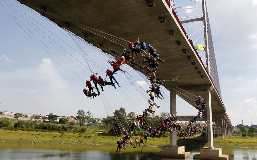 'Rope jumping' sets world record