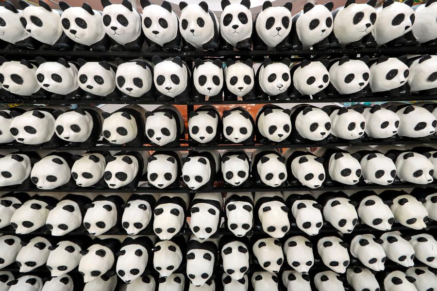 1,600 papier-mache pandas land in Paris