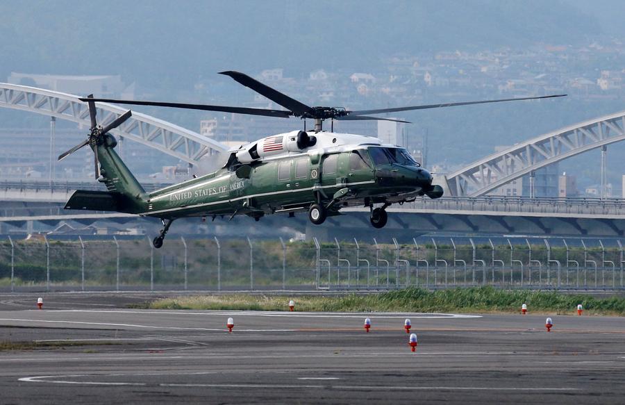 Obama lays wreath at Hiroshima peace park on historic visit