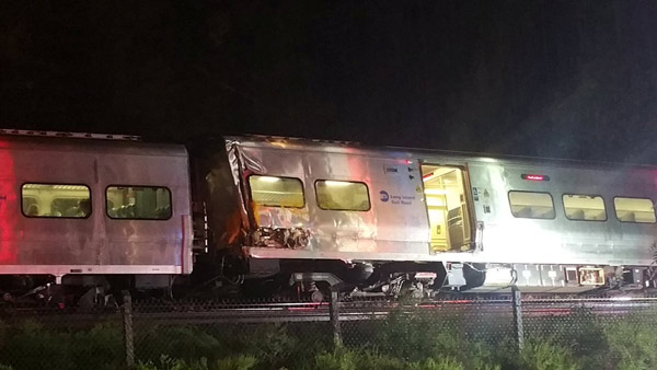 29 injured in commuter train derailment in US: official