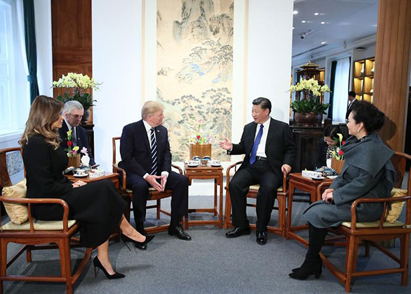 Xi, Peng welcome Trump at Beijing's Palace Museum