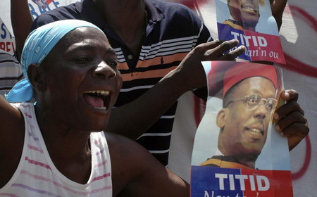 Protesters blast Haiti president's quake response