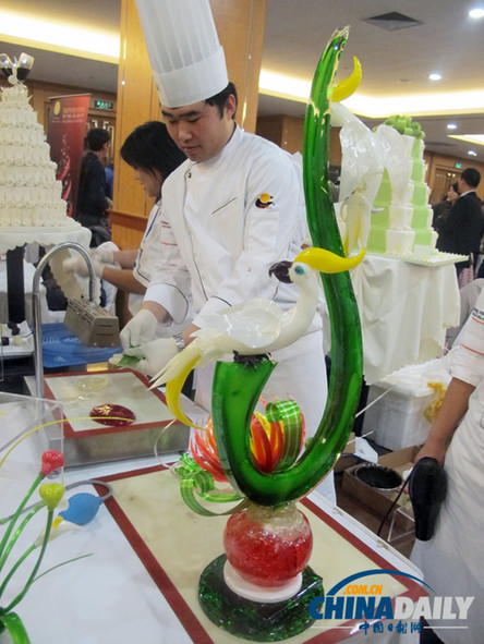 “第四屆中西餐飲廚藝創(chuàng)新表演賽暨第四屆西餐食品飲品博覽交流會”在京舉行(圖)