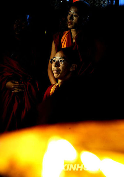 第十一世班禪朝拜扎什倫布寺主要大殿[組圖]