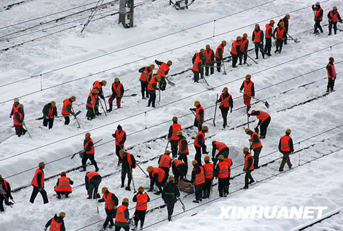 中國確保暴雪襲擊地區民眾生活正常