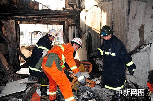 河南濮陽居民樓燃氣爆炸目前16人獲救(圖)