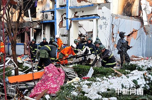 河南濮陽居民樓燃氣爆炸目前16人獲救(圖)